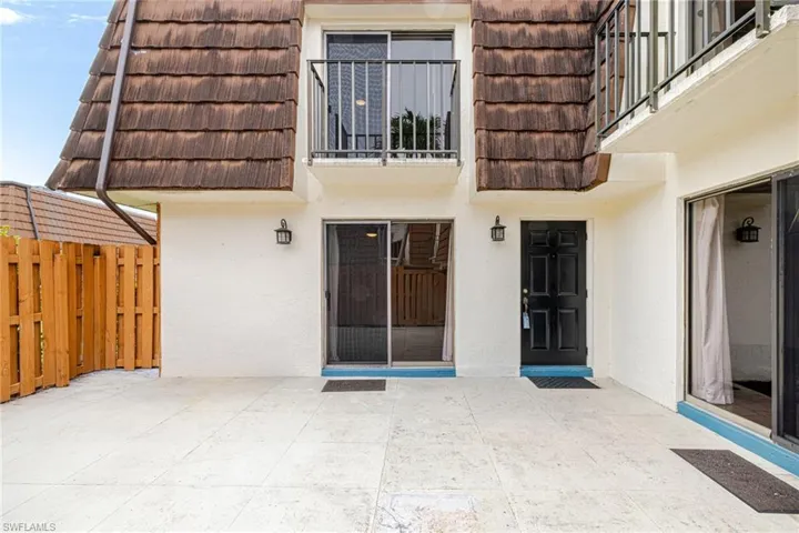 1418 Park Shore Cir 3, Fort Myers, Florida 33901