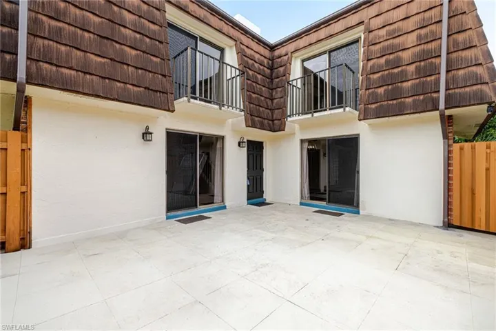 1418 Park Shore Cir 3, Fort Myers, Florida 33901