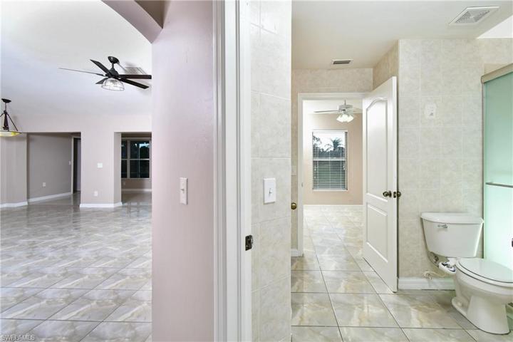 2 bedrooms in between bathroom.