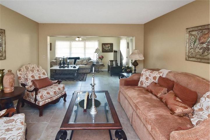 2331  Jacaranda  CT, LEHIGH ACRES, FL 33936