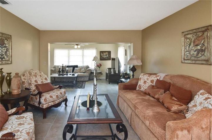 2331  Jacaranda  CT, LEHIGH ACRES, FL 33936