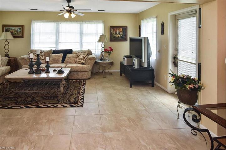 2331  Jacaranda  CT, LEHIGH ACRES, FL 33936