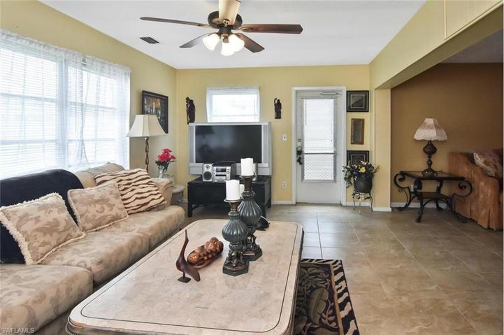 2331  Jacaranda  CT, LEHIGH ACRES, FL 33936