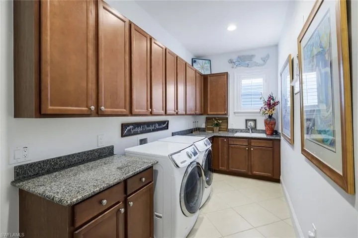 6460 Pembroke Way, Naples, Florida 34113