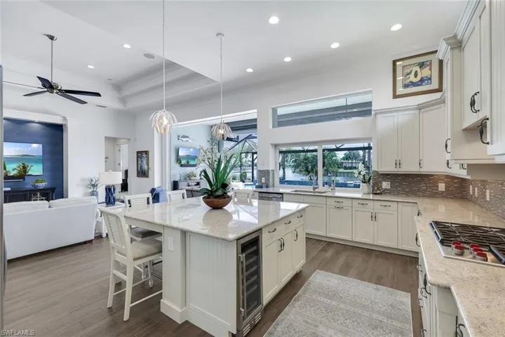 6460 Pembroke Way, Naples, Florida 34113