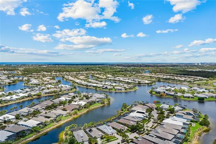 6460 Pembroke Way, Naples, Florida 34113