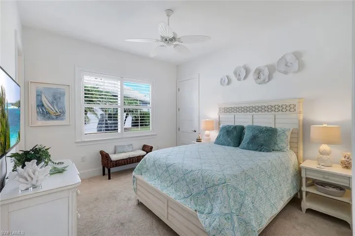 6460 Pembroke Way, Naples, Florida 34113