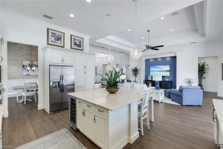 6460 Pembroke Way, Naples, Florida 34113
