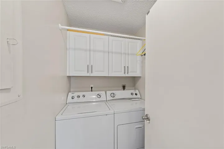 87  Glades  BLVD, Naples, FL 34112