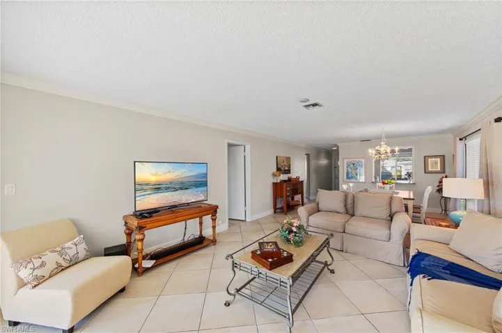 87  Glades  BLVD, Naples, FL 34112