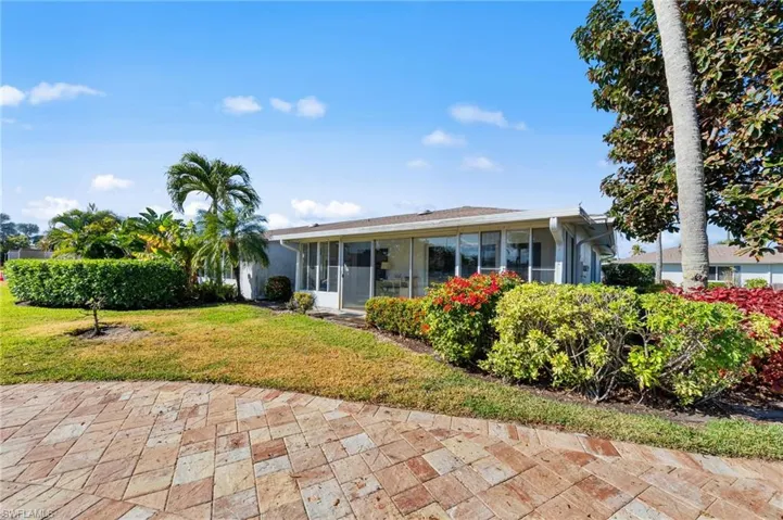 87  Glades  BLVD, Naples, FL 34112