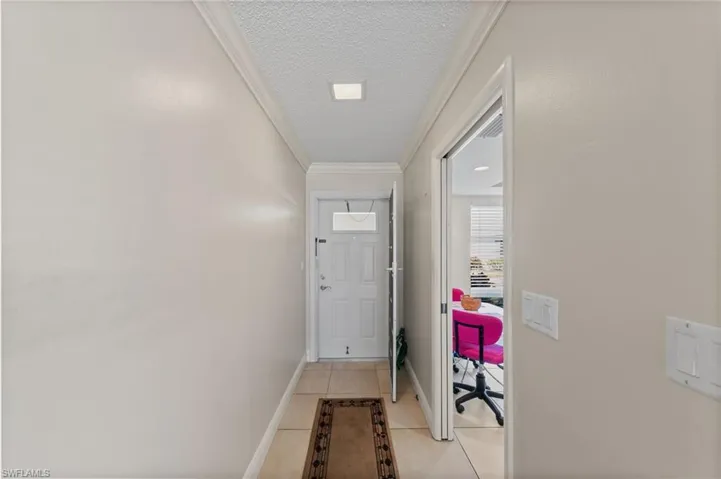 87  Glades  BLVD, Naples, FL 34112