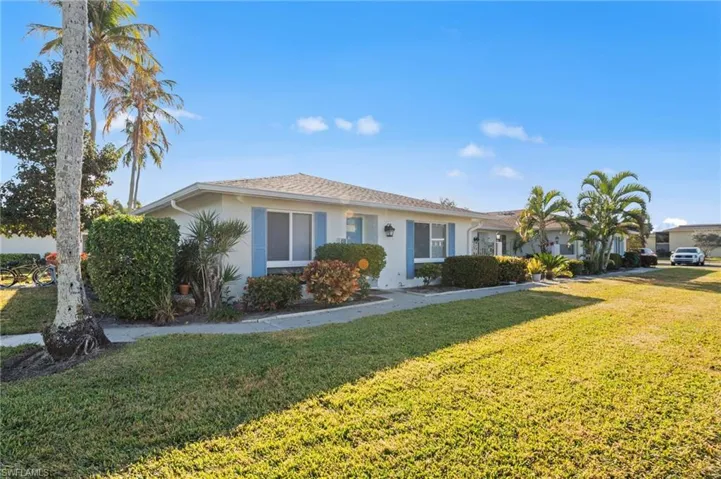 87  Glades  BLVD, Naples, FL 34112