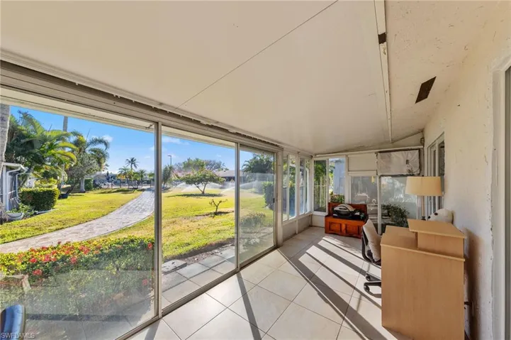 87  Glades  BLVD, Naples, FL 34112