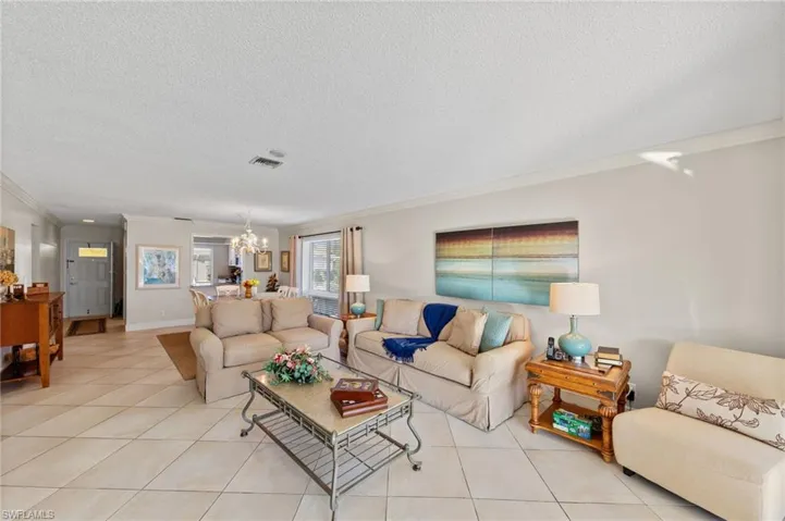 87  Glades  BLVD, Naples, FL 34112