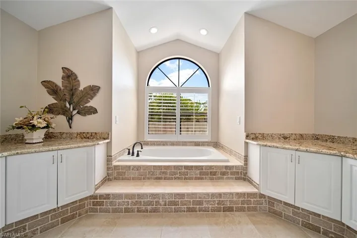 15541 Fiddlesticks BLVD, FORT MYERS FL 33912