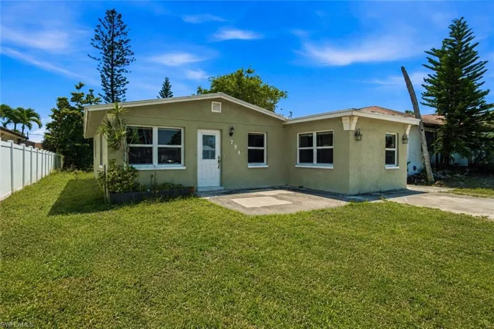794 107th Ave N, Naples, Florida 34108