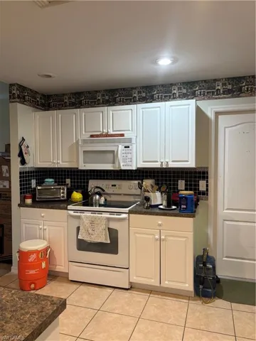 9221  Buckingham  RD, Fort Myers, FL 33905