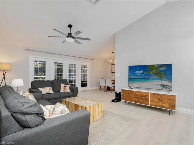 2554 Outrigger Ln, Naples, Florida 34104
