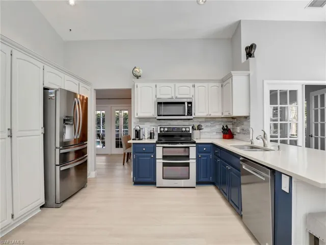 2554 Outrigger Ln, Naples, Florida 34104