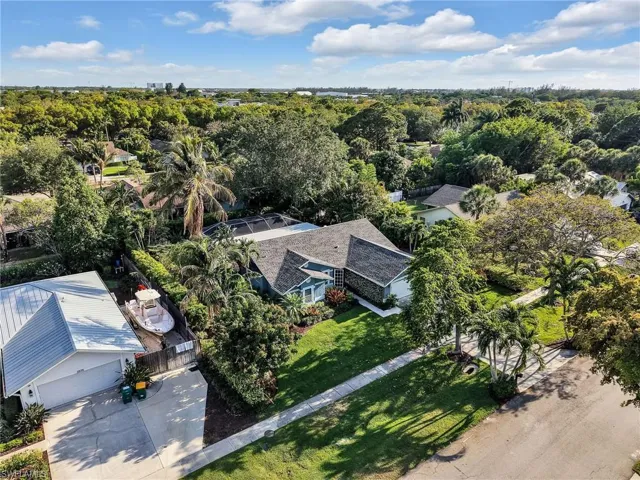 2554 Outrigger Ln, Naples, Florida 34104