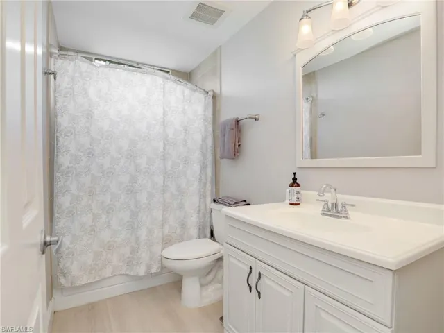 2554 Outrigger Ln, Naples, Florida 34104