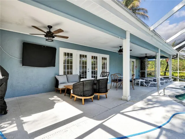 2554 Outrigger Ln, Naples, Florida 34104
