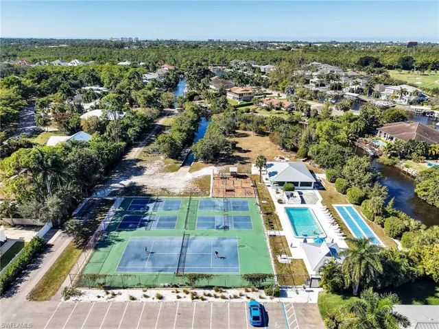 2554 Outrigger Ln, Naples, Florida 34104