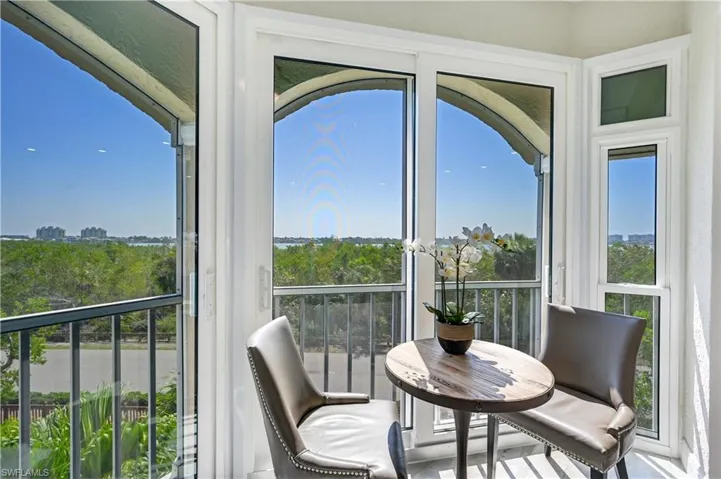 Kitchen dining with views over Collier Bay