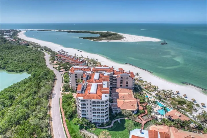 2000 Royal Marco Way