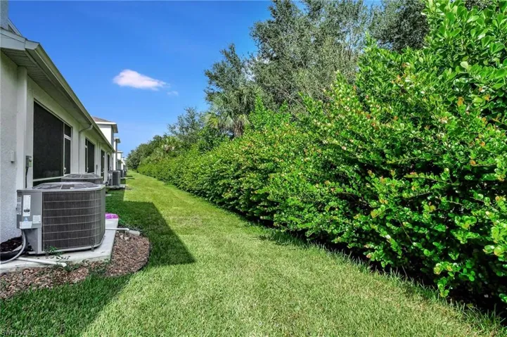 15489 Wildflower Cir, Naples, Florida 34119