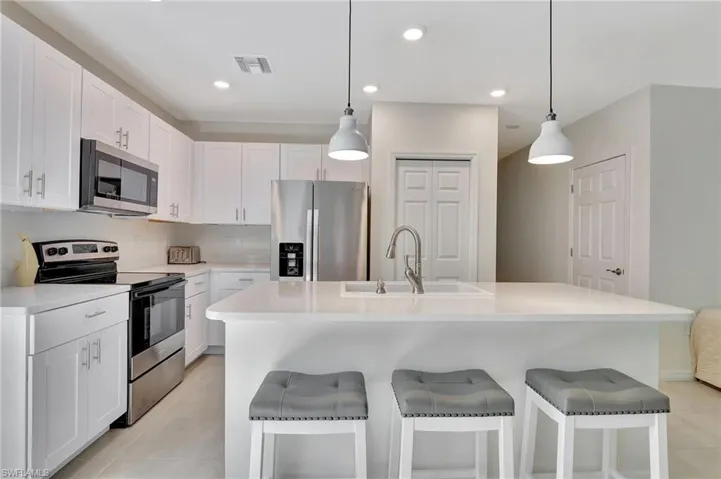 15489 Wildflower Cir, Naples, Florida 34119