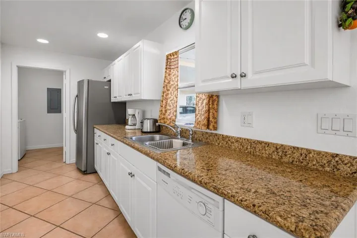 2 Greens Cir, Lehigh Acres, Florida 33936
