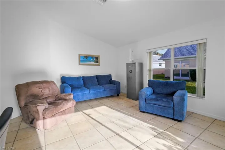 2 Greens Cir, Lehigh Acres, Florida 33936