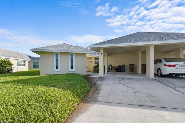 2 Greens Cir, Lehigh Acres, Florida 33936