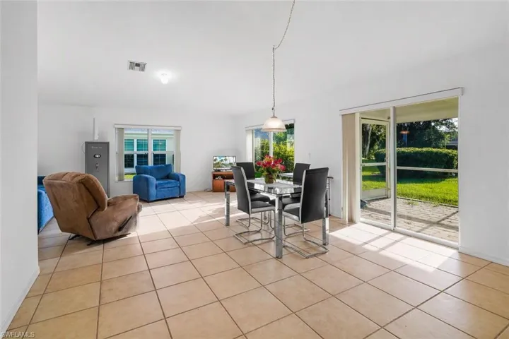 2 Greens Cir, Lehigh Acres, Florida 33936