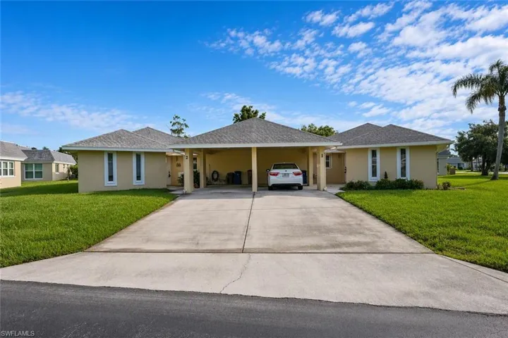 2 Greens Cir, Lehigh Acres, Florida 33936