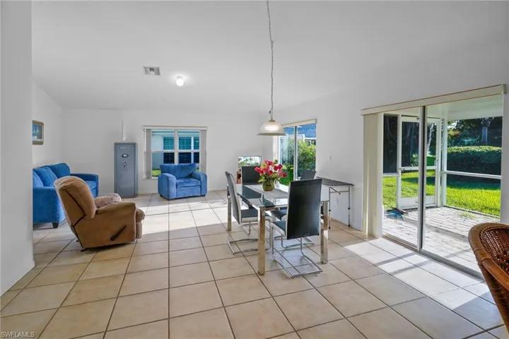 2 Greens Cir, Lehigh Acres, Florida 33936
