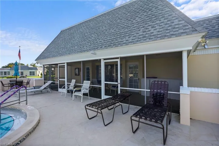 2 Greens Cir, Lehigh Acres, Florida 33936