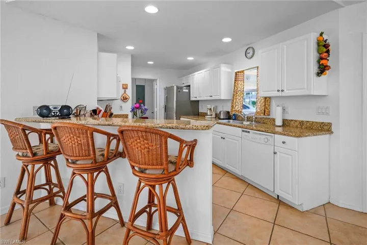 2 Greens Cir, Lehigh Acres, Florida 33936