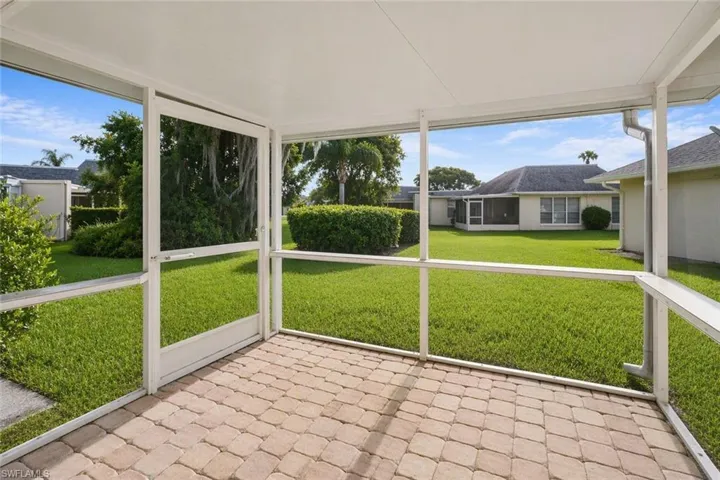 2 Greens Cir, Lehigh Acres, Florida 33936