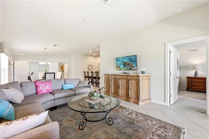 8664  Genova  CT, Naples, FL 34114