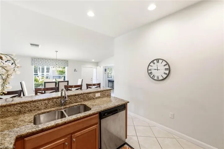 8664  Genova  CT, Naples, FL 34114