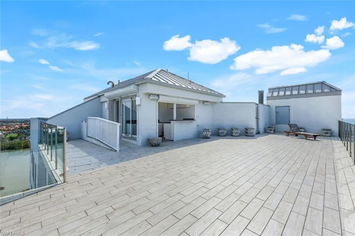 Private Rooftop Deck