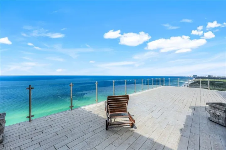 Private Rooftop Deck