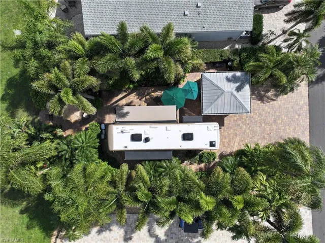 Aerial view of property and surrounding area