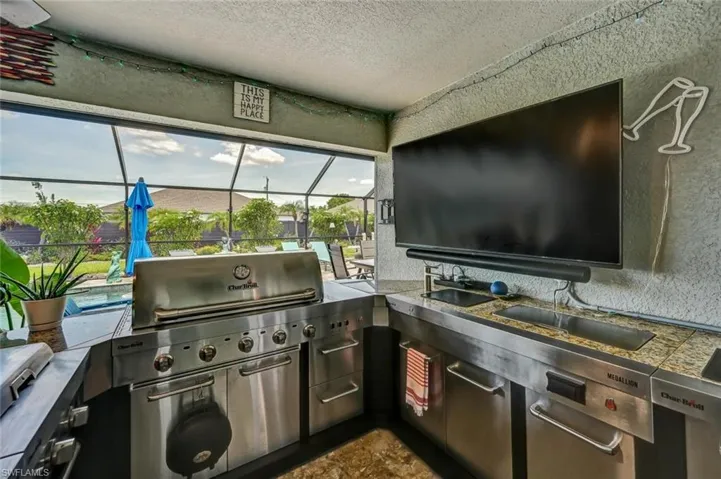 Outdoor Kitchen