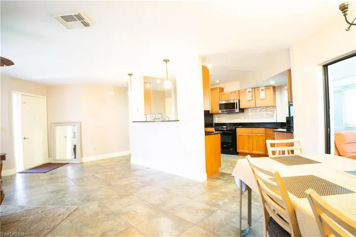 125 Sebring Cir, Lehigh Acres, Florida 33936