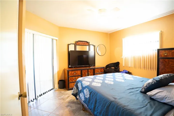 125 Sebring Cir, Lehigh Acres, Florida 33936