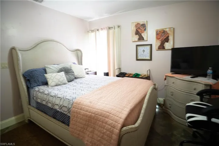 125 Sebring Cir, Lehigh Acres, Florida 33936